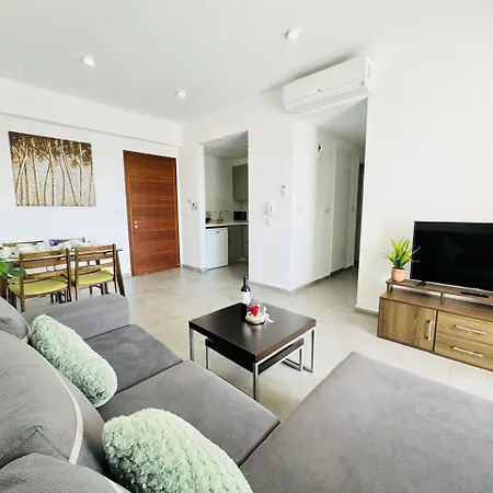 Elysia Park B7- 2 Modern Bedrooms , Pool, Gym, Center Apartman