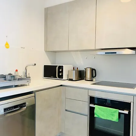 Apartamento Elysia Park 2-bedroom, Center, Indoor Pool, Gym Paphos