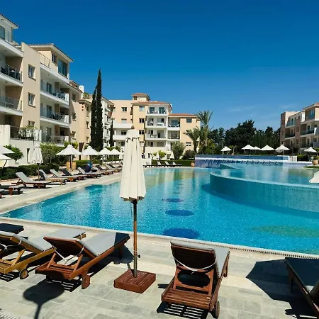 Elysia Park 7- 2 Modern Bedrooms , Pool, Gym, Center Paphos