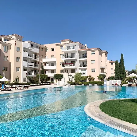 2 Cozy Bedrooms Apartment , City Center, Indoor And Outdoor Pool , Gym - Elysia Park 7 * Paphos
