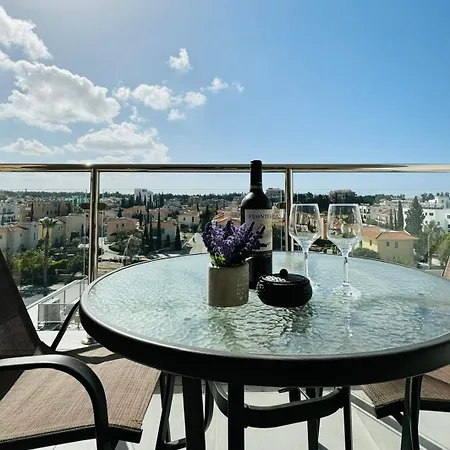 Apartment Sunny 2-bedroom - Pool, Gym & Balcony Views - Elysia Park- Center