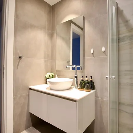Elysia Park 7- 2 Modern Bedrooms , Pool, Gym, Center דירה