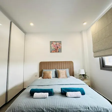 Apartment Elysia Park 7- 2 Modern Bedrooms , Pool, Gym, Center Paphos