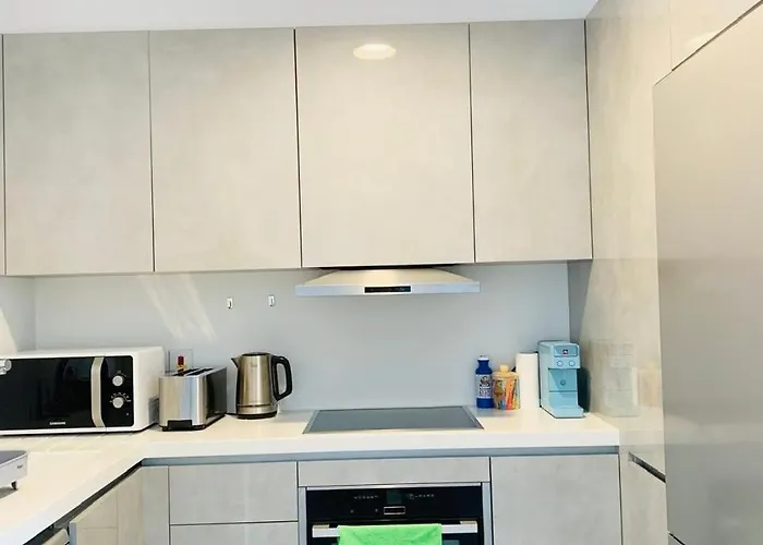 2 Cozy Bedrooms , Center, Indoor And Outdoor Pool , Gym - Elysia Park 7 Apartman *