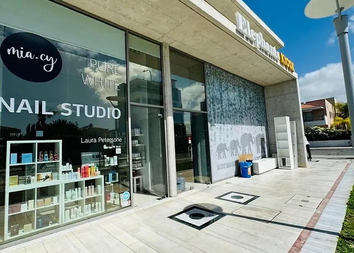 Apartman 2 Cozy Bedrooms , Center, Indoor And Outdoor Pool , Gym - Elysia Park 7 Paphos