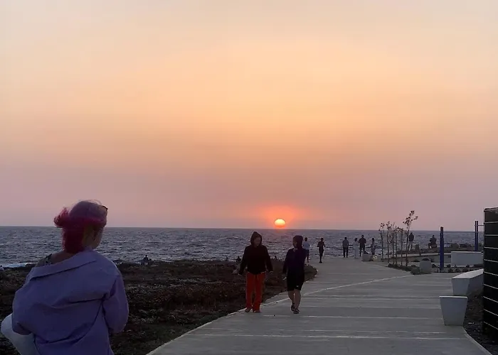 2 Cozy Bedrooms , Center, Indoor And Outdoor Pool , Gym - Elysia Park 7 Paphos