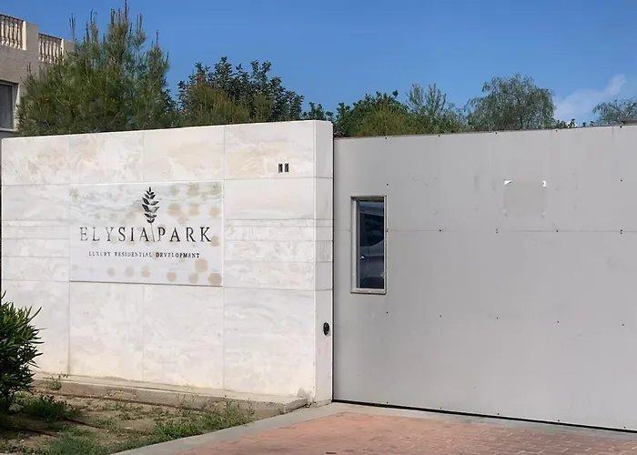 2 Cozy Bedrooms , Center, Indoor And Outdoor Pool , Gym - Elysia Park 7 *