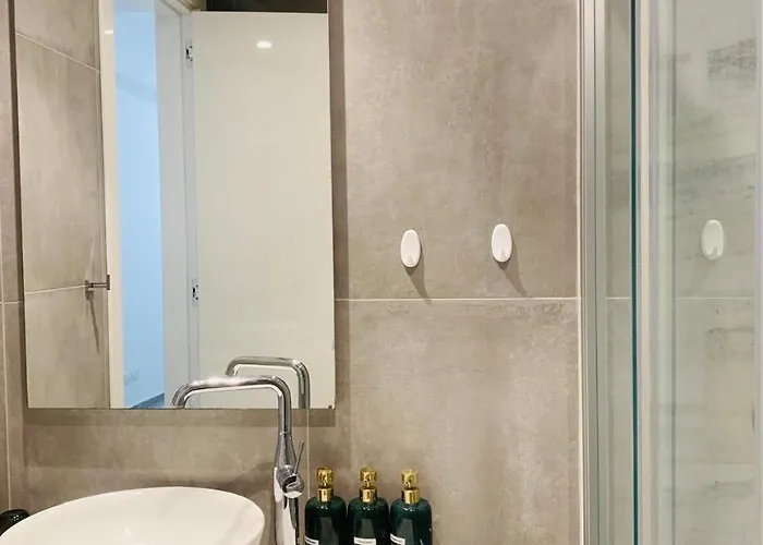 Apartman 2 Cozy Bedrooms , Center, Indoor And Outdoor Pool , Gym - Elysia Park 7 Paphos